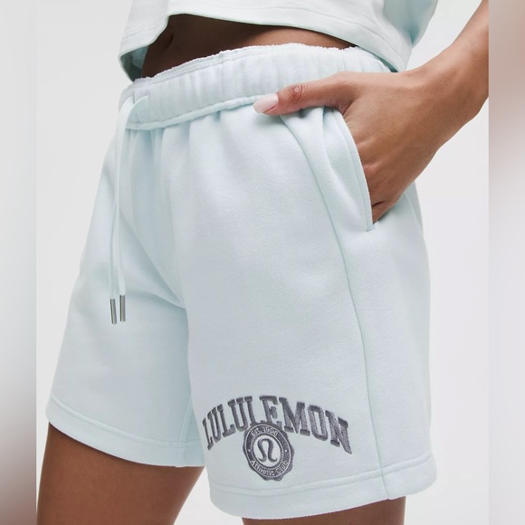 Lululemon Scuba NWT Mid-Rise Oversized Short 7" Graphic Mink Breeze color - Picture 1 of 5